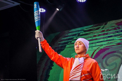 Факел эстафеты огня VIII международных игр «Дети Азии» презентовали в Якутске / Айаал Аргунов Якутск Якутск Республика Саха (Якутия)