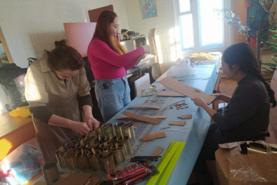 В приходах Якутской епархии делают окопные свечи для передачи в зону СВО / Анна Лебединская   