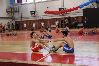 Новый спорткомплекс в якутском селе Хатассы за первые два дня посетило почти 400 человек / Нарыйа Пахомова   