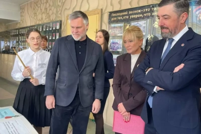 Гимназия № 1 города Нерюнгри отметила 35-летие со дня основания / ЯСИА   