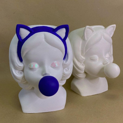 Гипсовое кашпо-органайзер голова "Девочка с жвачкой"