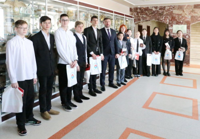 Молодые граждане России /    