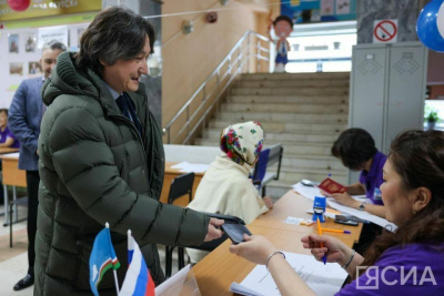 Первый вице-премьер Якутии Джулустан Борисов проголосовал на выборах президента России / ЯСИА   