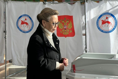 Галина Данчикова проголосовала на выборах президента России / Айаал Аргунов   