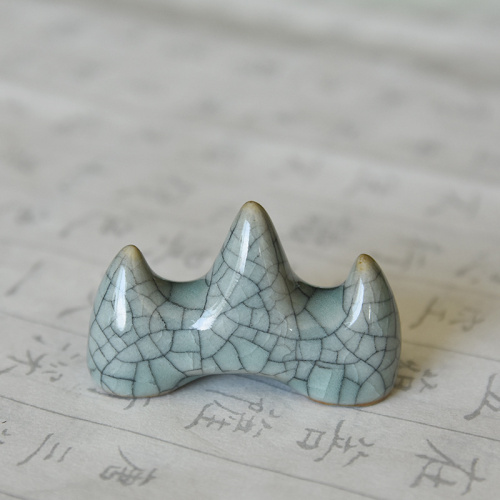 Подставка для кистей "Маленькая гора" цвет: голубой (Гэяо-узор серыми трещинами)