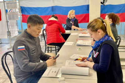 Вице-премьер Анатолий Семенов: «Считаю важным прививать молодежи активную гражданскую позицию» / ЯСИА   