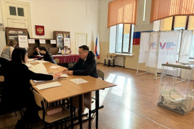 Постпред Якутии по ДФО Ким Борисов проголосовал на выборах президента РФ / ЯСИА   