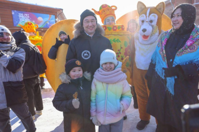 Глава Якутии посетил праздник «Широкая Масленица» / ЯСИА   