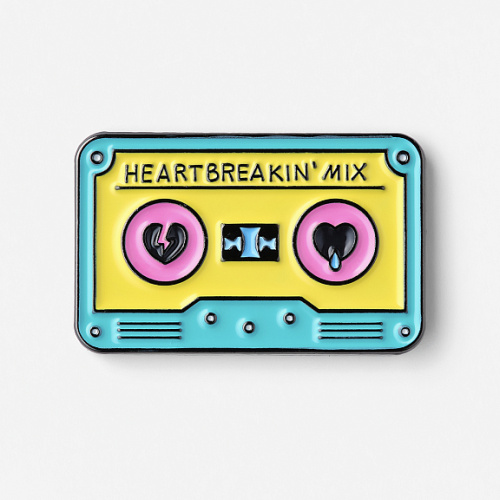 Значок эмалированный "Кассета"