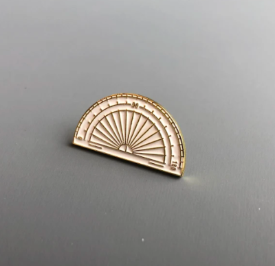 Значок эмалированный "Транспортир"