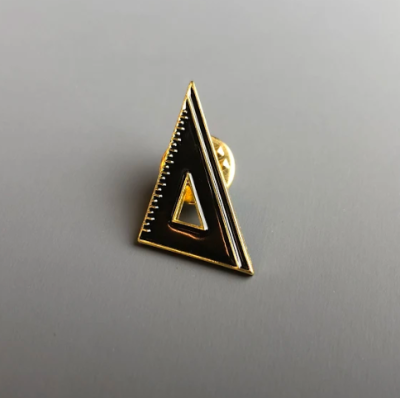 Значок эмалированный "Угольник"