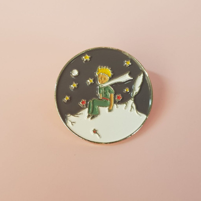 Значок эмалированный "Маленький принц" Планета