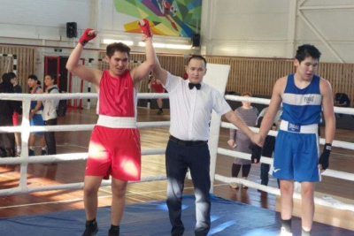 В селе Бердигестях завершилось первенство Якутии по боксу среди юниоров / Иван Неустроев   