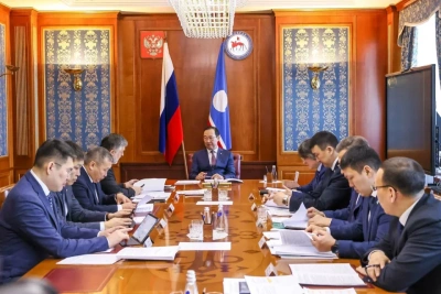 Айсен Николаев провел заседание президиума оперштаба по обеспечению экономического развития Якутии / ЯСИА   