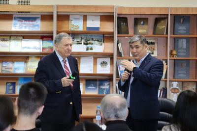 Чрезвычайный и полномочный посол России Николай Владимир принял участие в «Семеновских чтениях» СВФУ / Карина Оконешникова   