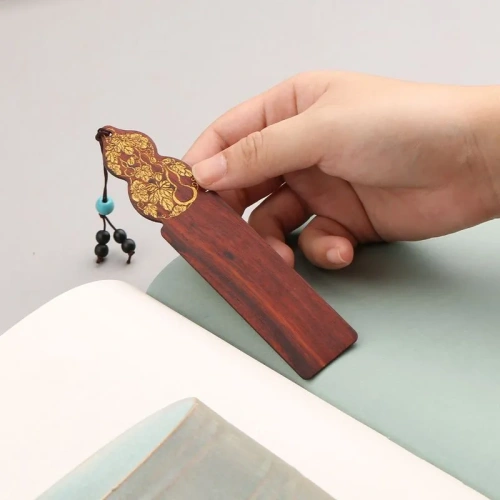 Закладка для книг "Счастье и почет" (красное сандаловое дерево)