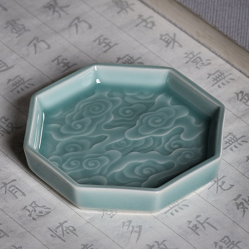 Блюдечко для туши "Хорошая примета" цвет: бледно-зеленый