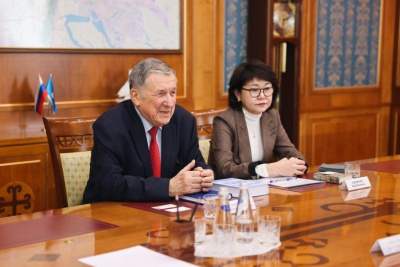 Глава Якутии встретился с чрезвычайным и полномочным послом России Николаем Владимиром / ЯСИА   