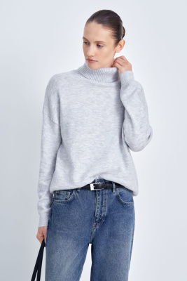 Джемпер свободного кроя с воротником-стойкой