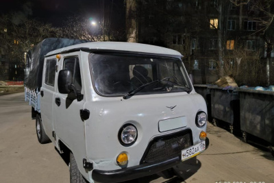 Сотрудники «Железных дорог Якутии» и Ассоциации строителей АЯМ передали бойцам СВО автомобиль / ЯСИА   