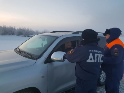 На нелегальной переправе в районе Зеленого луга в Якутске проведут рейды / ЯСИА Якутск Якутск Республика Саха (Якутия)