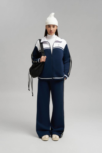 Толстовка свободного кроя из футера