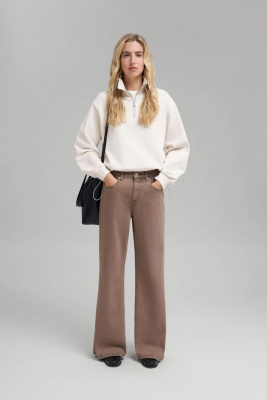 Джинсы расклешенного кроя