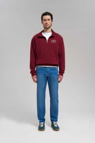 Джинсы прямого кроя