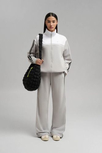 Толстовка свободного кроя из футера