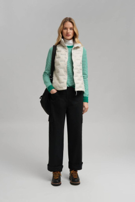 Стеганый пуховый жилет