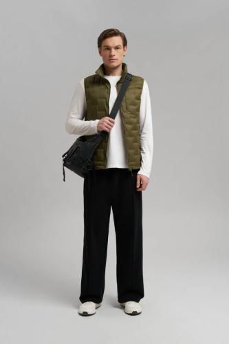 Стеганый пуховый жилет