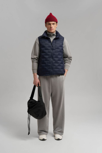 Стеганый пуховый жилет