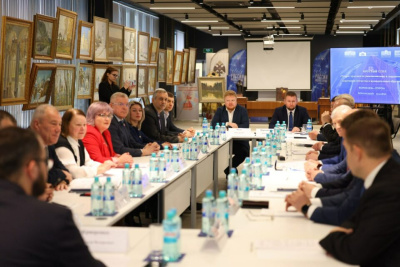 Делегация Якутии в ЛНР приняла участие в круглом столе по сохранению памяти защитников Отечества / ЯСИА   