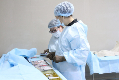 Якутские офтальмологи вернули зрение семье из Верхнеколымского района / Саина Титова   