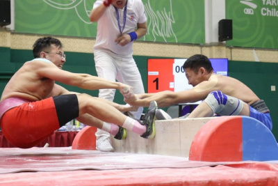 Очередной победой Мегино-Кангаласского улуса завершился чемпионат Якутии по мас-рестлингу / Дьулустаан Сергеев   