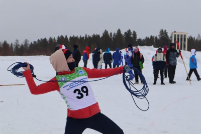 В Нерюнгри при сильном ветре и снегопаде прошли соревнования по метанию аркана / Нарыйа Пахомова Нерюнгри Нерюнгринский Республика Саха (Якутия)