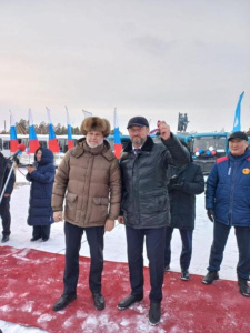 В алмазную столицу прибудут два новых автобуса /    