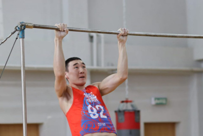 В лидеры по троеборью на зимней спартакиаде вышли представители четырех районов Якутии / Дьулустаан Сергеев   Республика Саха (Якутия)