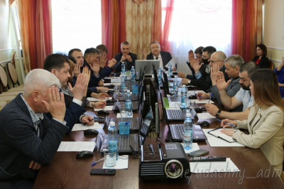 Законотворческая работа 16-й сессии удачнинских депутатов /    