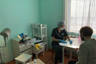 Врачи онкодесанта начали работу в Усть-Алданском районе Якутии / ЯСИА   