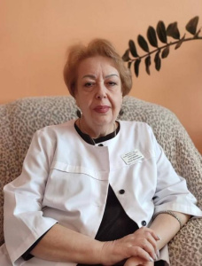 Алкоголизм и другие зависимости: отвечает психиатр-нарколог Лилия Лаптинова /    