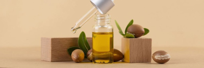 В косметических маслах могут содержаться красители, консерванты и другие примеси /    