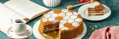 Якутский салат назвали худшей закуской в мире, а медовик – почти лучшим десертом /    