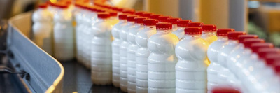 В ультрапастеризованном молоке обнаружены растительные жиры /    