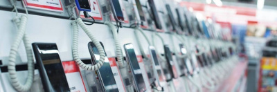 Магазины электроники начинают продавать подержанные гаджеты /    