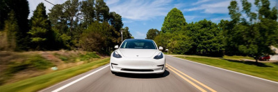 Tesla отзывает 53 800 авто из-за агрессивной езды в режиме автопилота /    