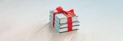 Подарок к празднику: забирай и читай /    