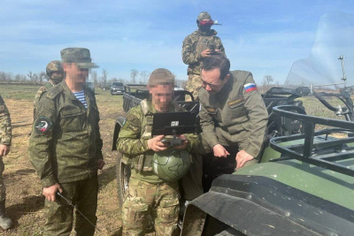 Глава Якутии в зоне спецоперации посетил полигон операторов БПЛА / ЯСИА   