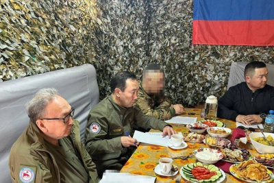 Айсен Николаев встретился в зоне СВО с военнослужащими из Якутии / ЯСИА   