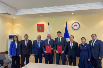 Якутия подписала соглашение о сотрудничестве с Дальневосточным отделением Российской академии наук / ЯСИА   